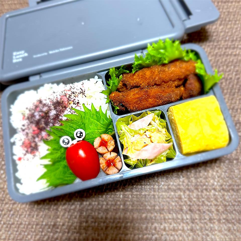 SJK弁当🍱〜鶏手羽唐揚げ・玉子焼き・玉子ハムサラダ・ソーセージ